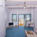 Calliope's With Jacuzzi Pýrgos