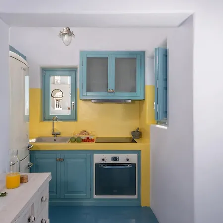 Calliope's With Jacuzzi Apartament *